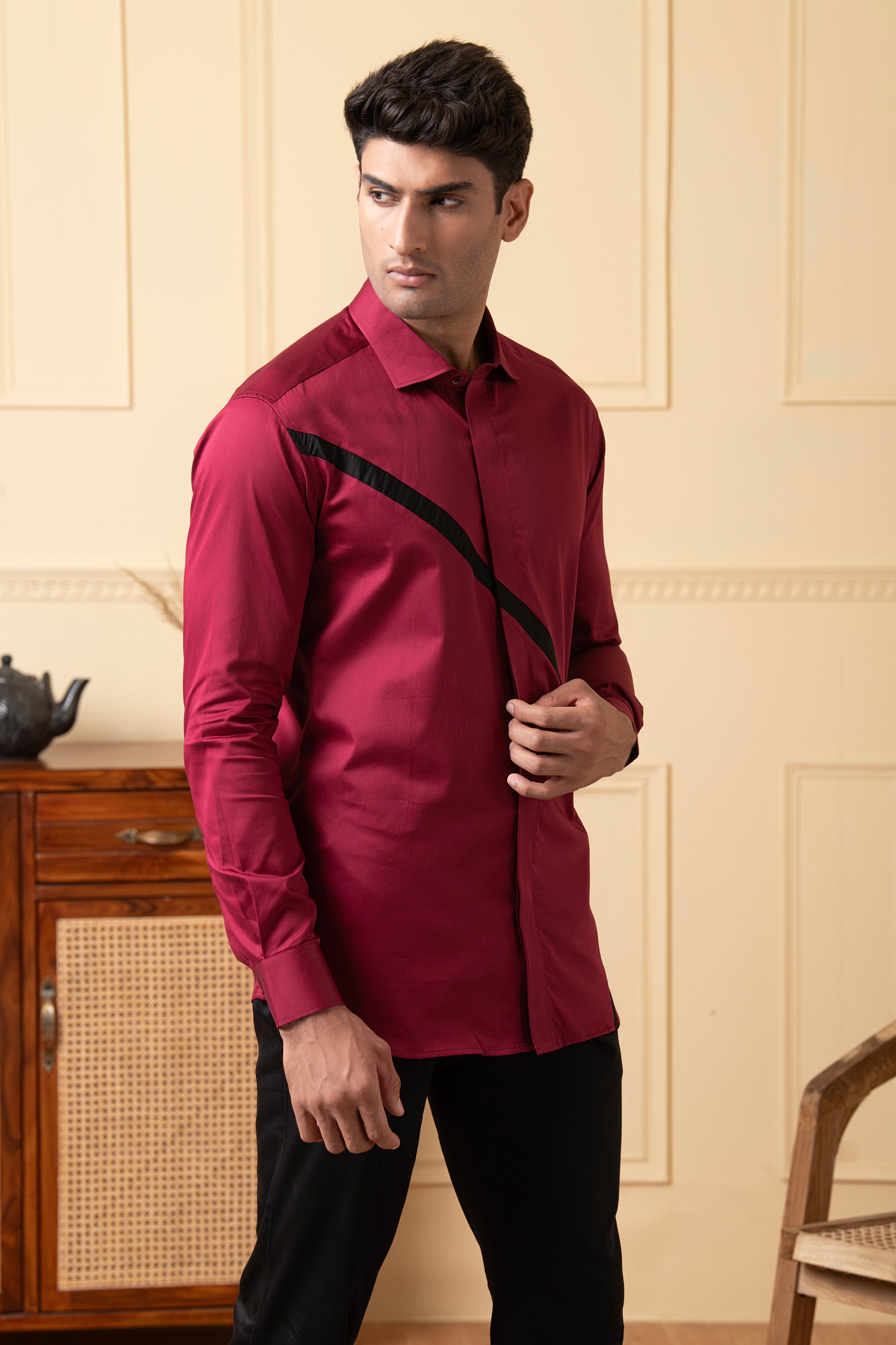 Red Shirt With V-Shaped Black Strip by Hilo Design | Grocsy