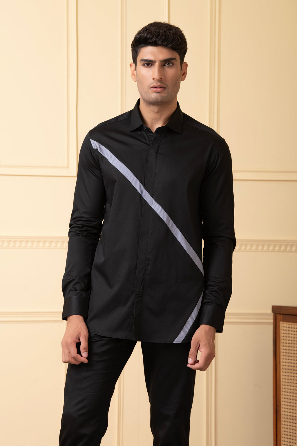 Black Shirt With V-Shaped Grey Strip by Hilo Design | Grocsy