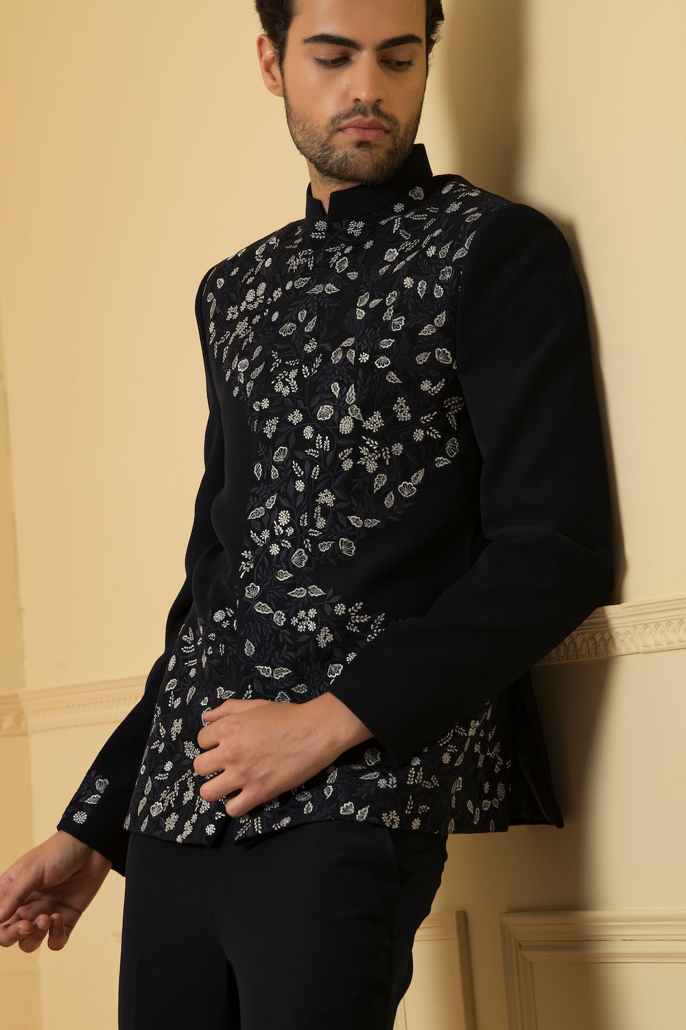 Valiente Designer Men's Indo western Set by Hilo Design | Grocsy