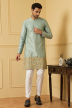 Zari Embroidered Kurta by Hilo Design | Grocsy