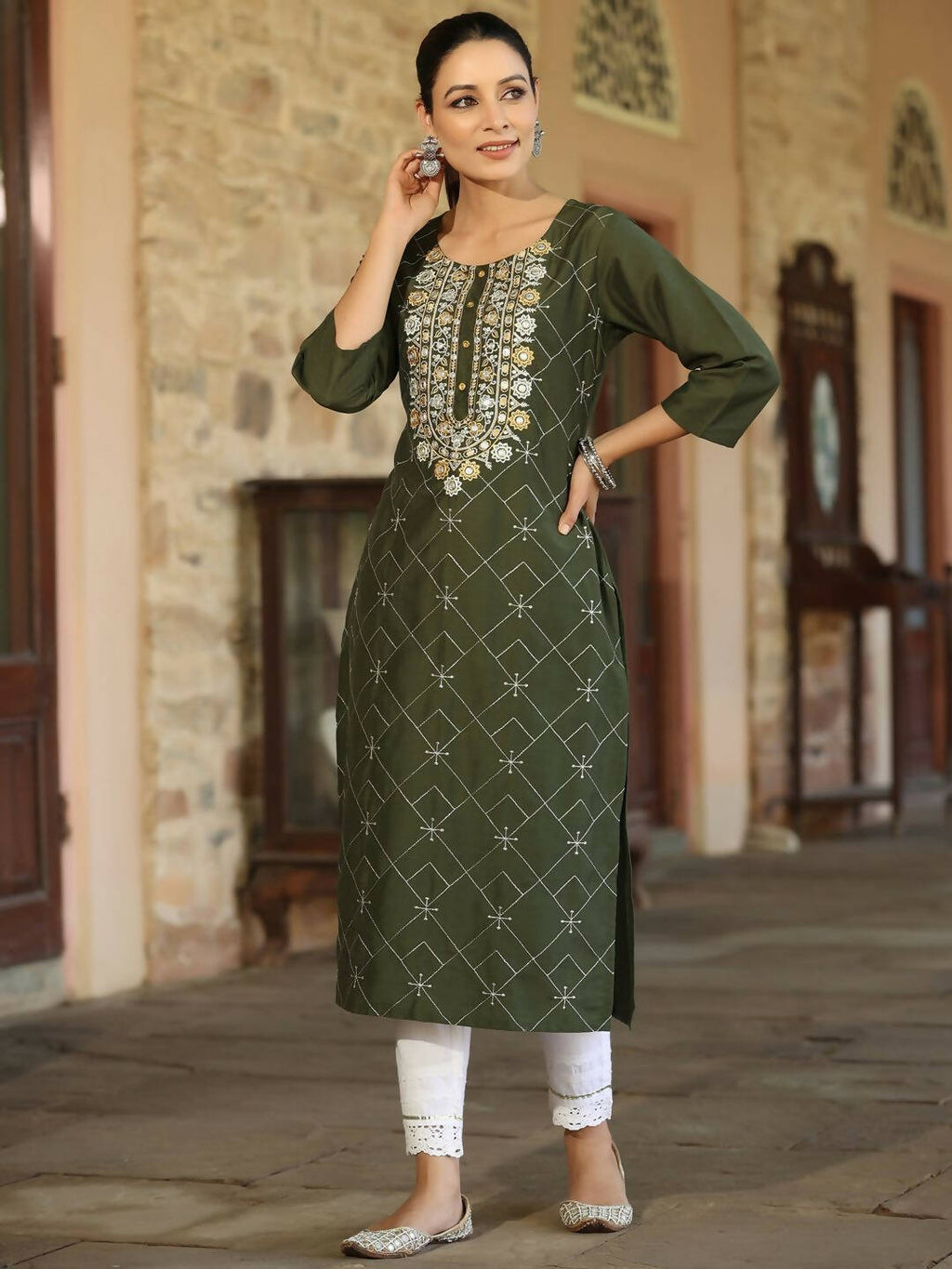 Juniper Women's Green Chinnon Printed Kurta | Grocsy