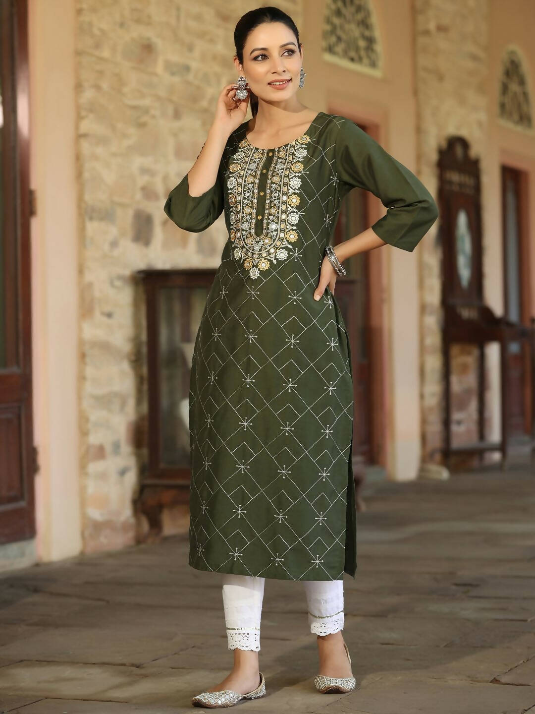 Juniper Women's Green Chinnon Printed Kurta | Grocsy