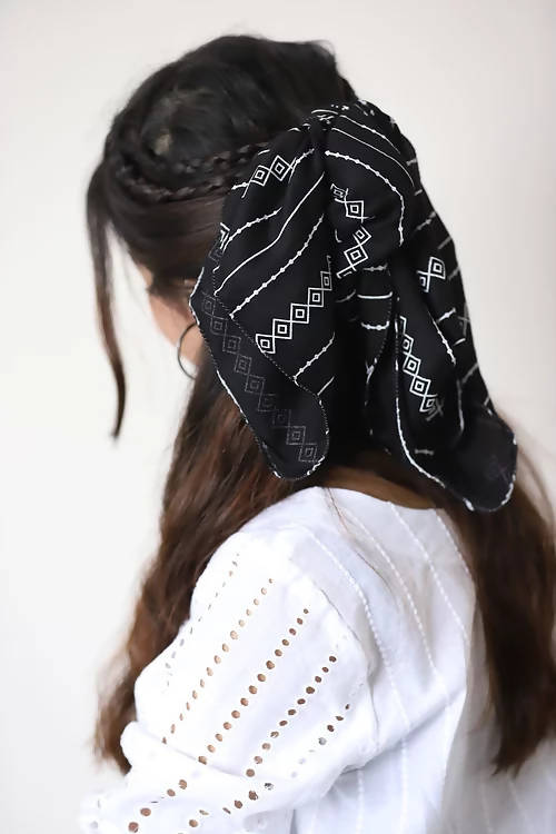 Diva Globe Black Printed Bhandana | Grocsy