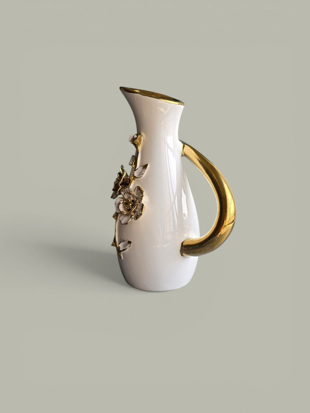 Sun Mun Decors Premium & Elegant White & Golden Ceramic Jar Shaped Vase | Grocsy
