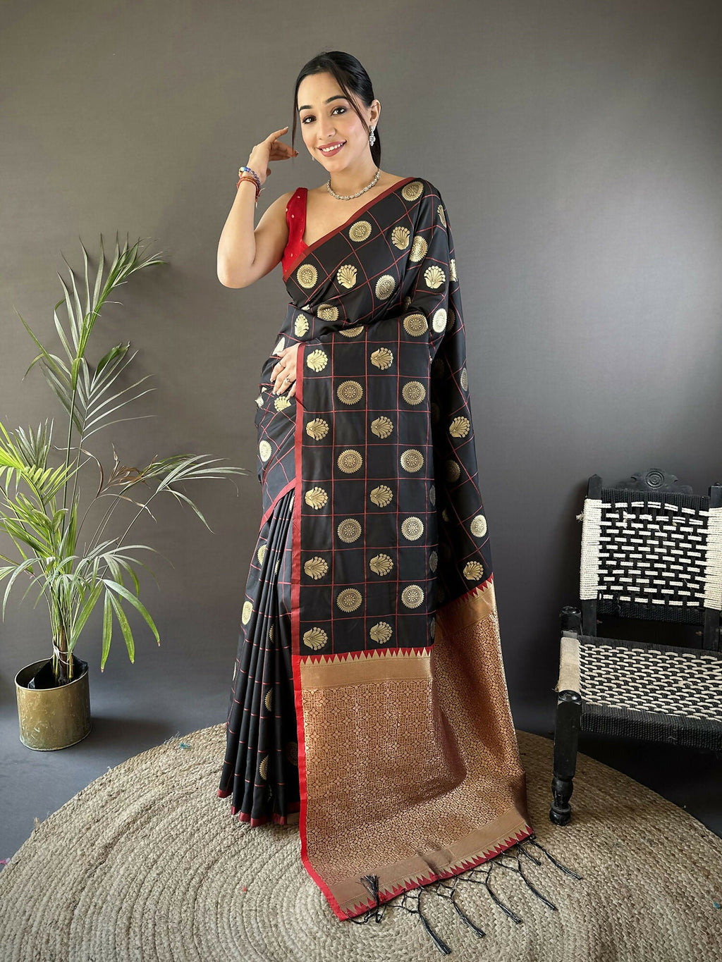 Joban Fashion Black Checked & Circular Motifs Soft Silk Banarasi Saree | Grocsy