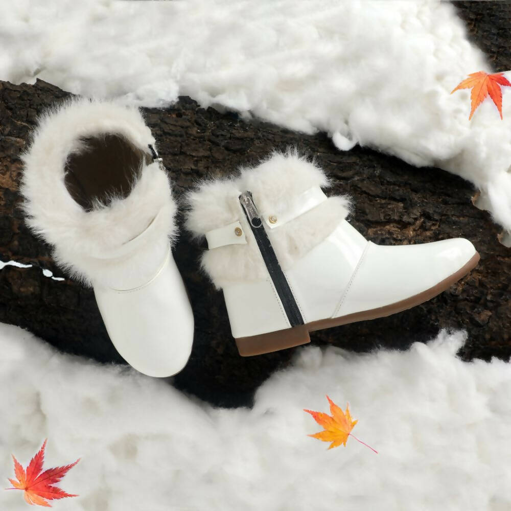 Tiny Bugs Girls Faux Fur Detail Winter Boots - White | Grocsy