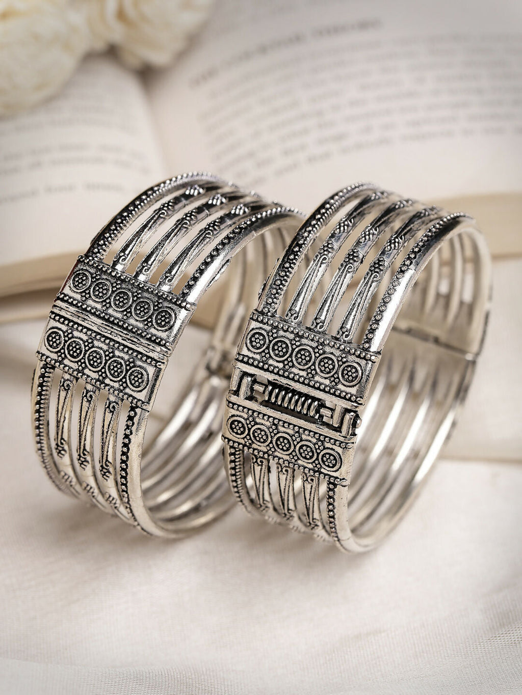 NVR Women's Set of 2 Silver-Toned German Silver Oxidised Kada Bangle