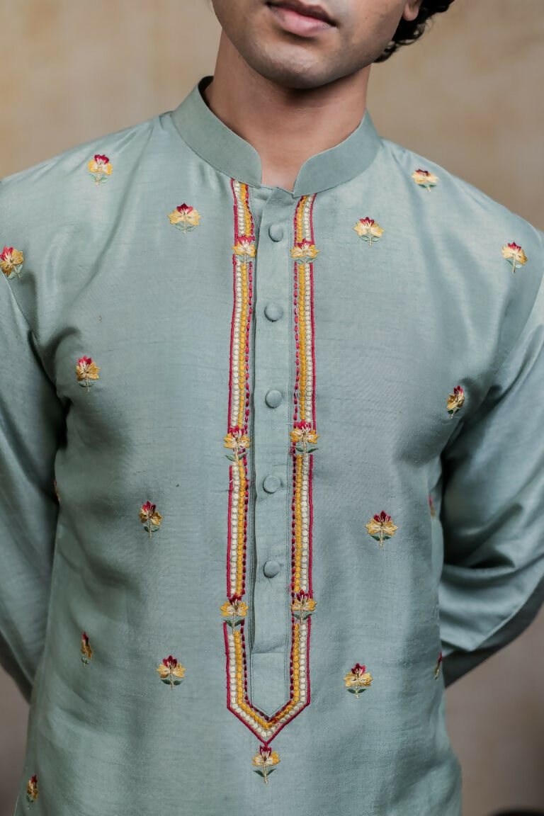 Falling Raw Silk Olive Green Kalika Kurta Set By Hilo Design | Grocsy