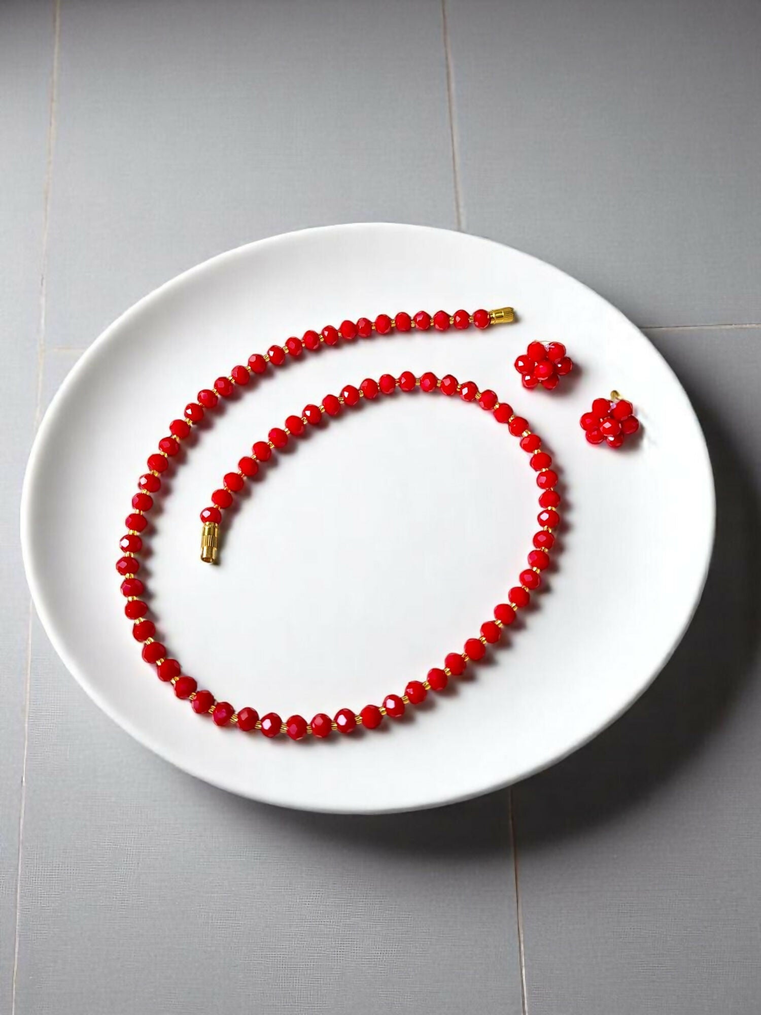 Inhanns Crystal Bloom – Single Line Necklace + Studs - Dark Red | Grocsy