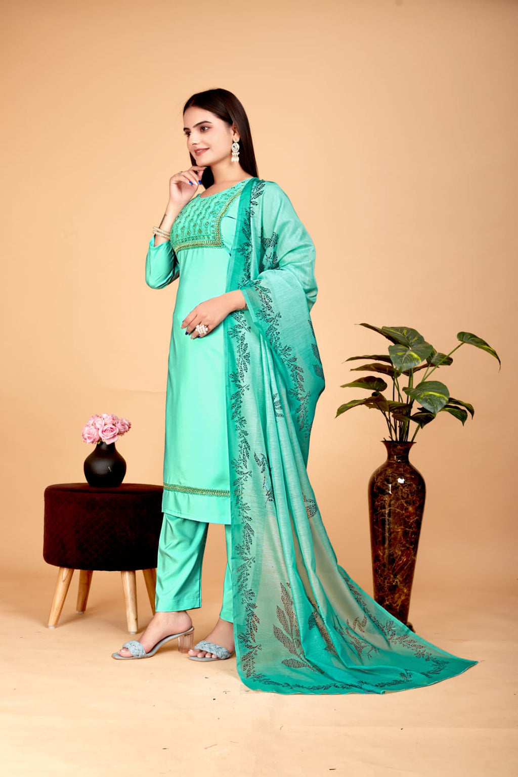 Women's Embroidered Green Kurta Set with Dupatta Set - A2M | Grocsy