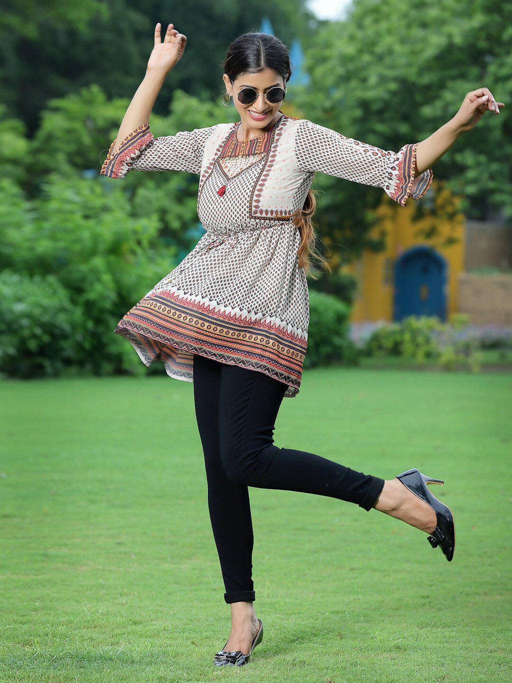 Juniper Women's Ivory Georgette Geometric Printed Tunic | Grocsy