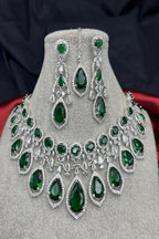 Vastrabhushan Emerald Green Kundan Necklace Set with Maang Tika, Earrings | Grocsy