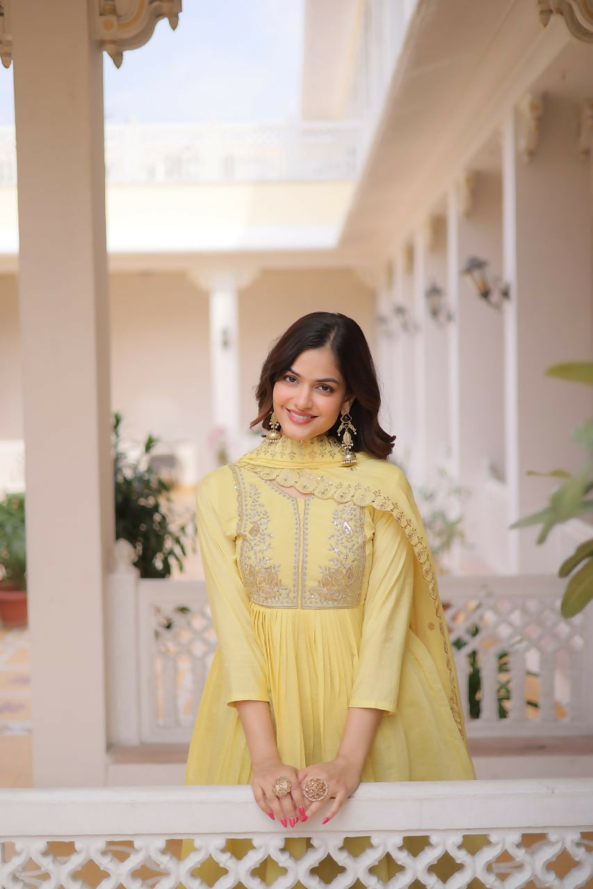Teeya Creation Womens New Mul Chanderi With Beads Embroidery-Work Kurta Set | Grocsy
