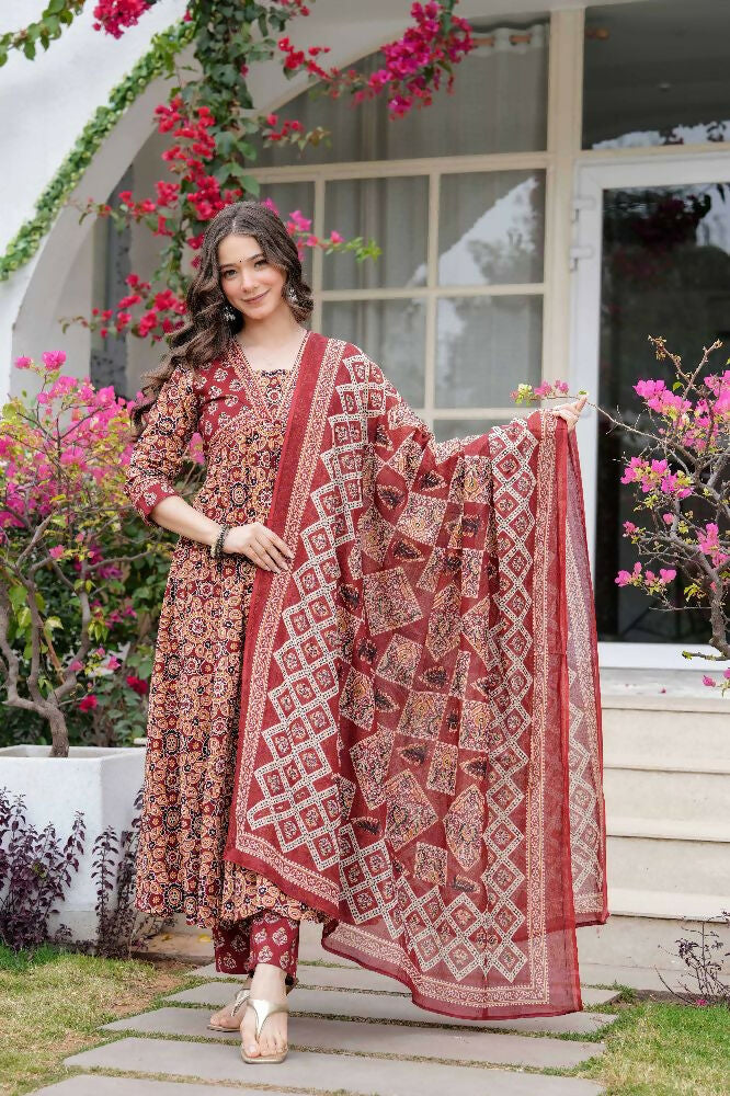 Jaimini Women Cotton Printed V-Neck 3/4 Sleeves Calf Length Flared Kurta Pant And Dupatta Set | Grocsy
