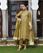 Vaasva Women's Digital Printed Tissue Suit Set With Solid Pant & Brocade Dupatta | Grocsy