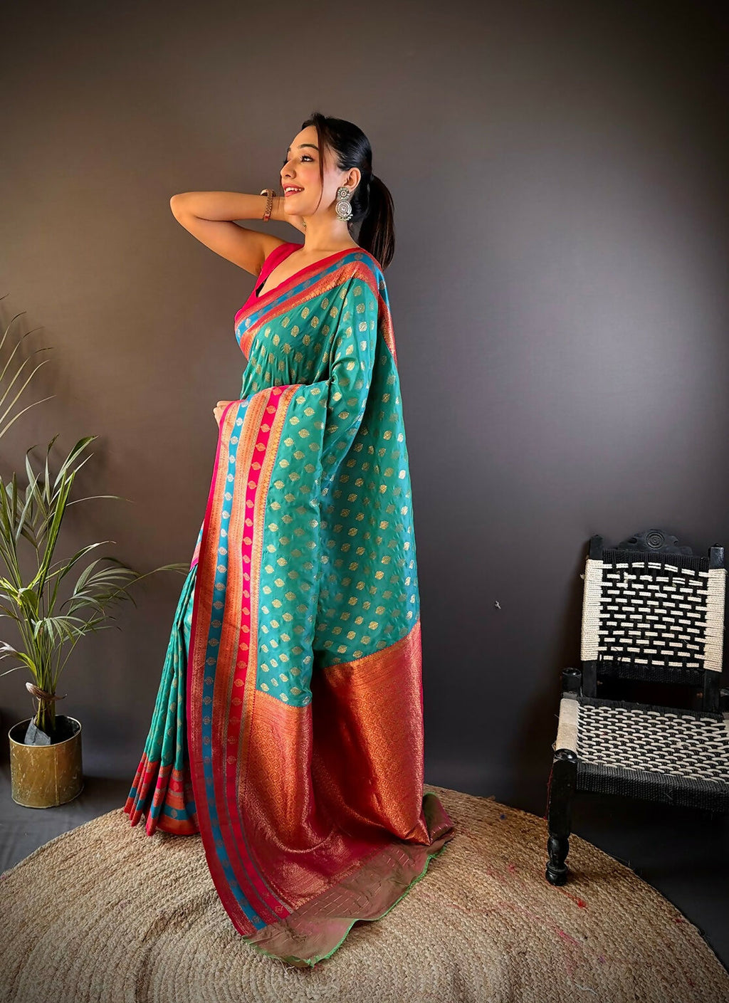 Joban Fashion Pink Butti Banarasi Silk Sarees | Grocsy