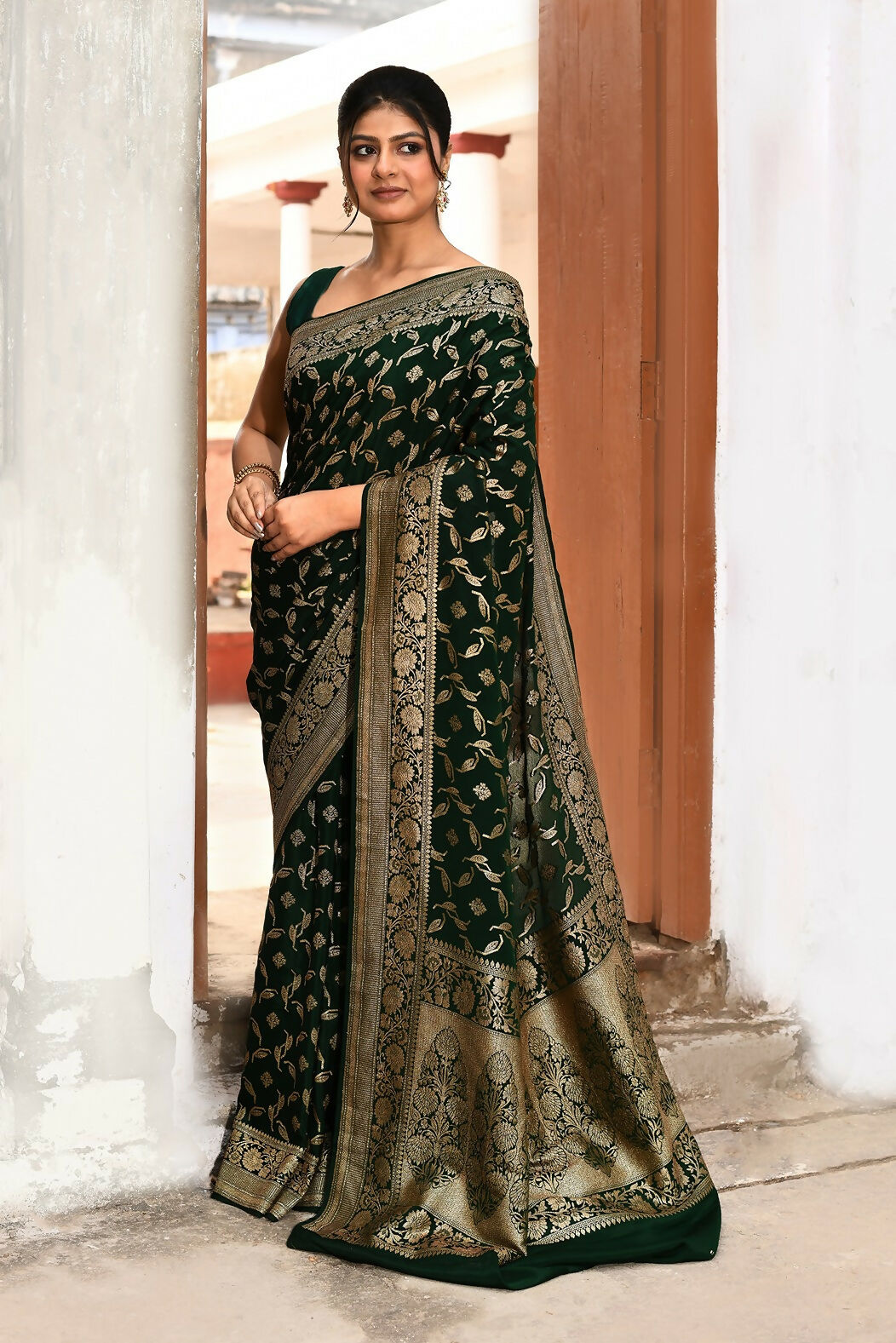 Joban Fashion Emerald Green Crepe Chiffon Pure Handloom Banarasi Silk Saree | Grocsy