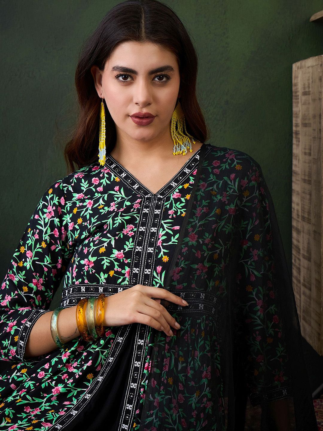 Sangria Printed V- Neck Antalkali, Dupatta & Dupatta Set | Grocsy