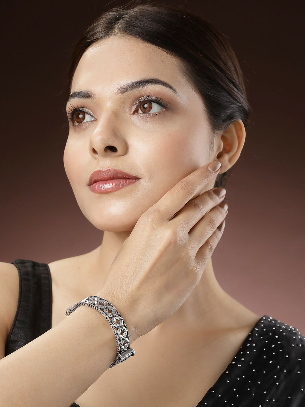 NVR Women's Silver-Toned German Silver Oxidised Kada Bangle