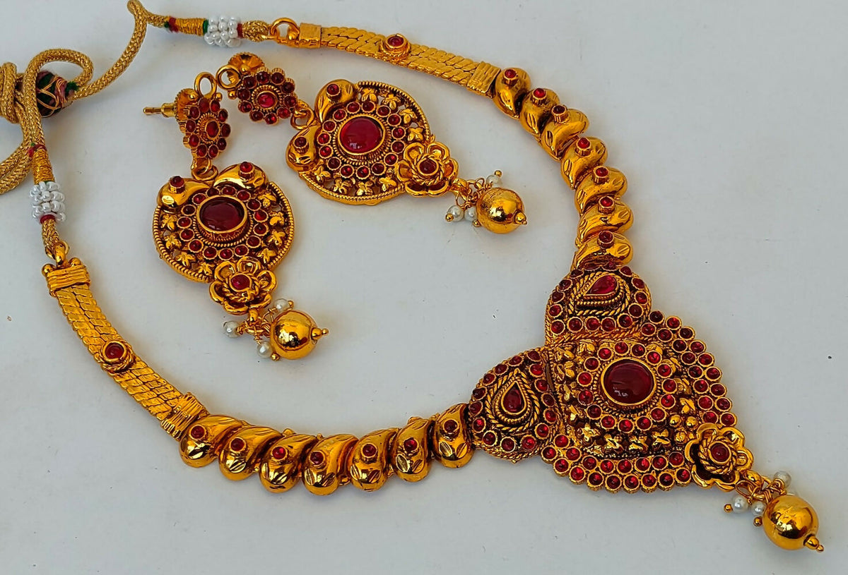 Pink Kemp Antique Necklace Set With Beautiful Design