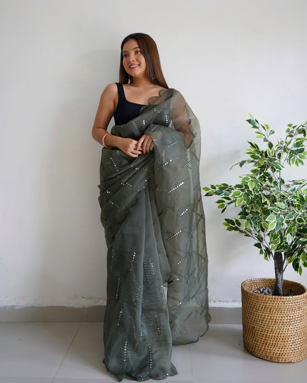 Vamsee Vika 9Mm Grey Organza Saree | Grocsy