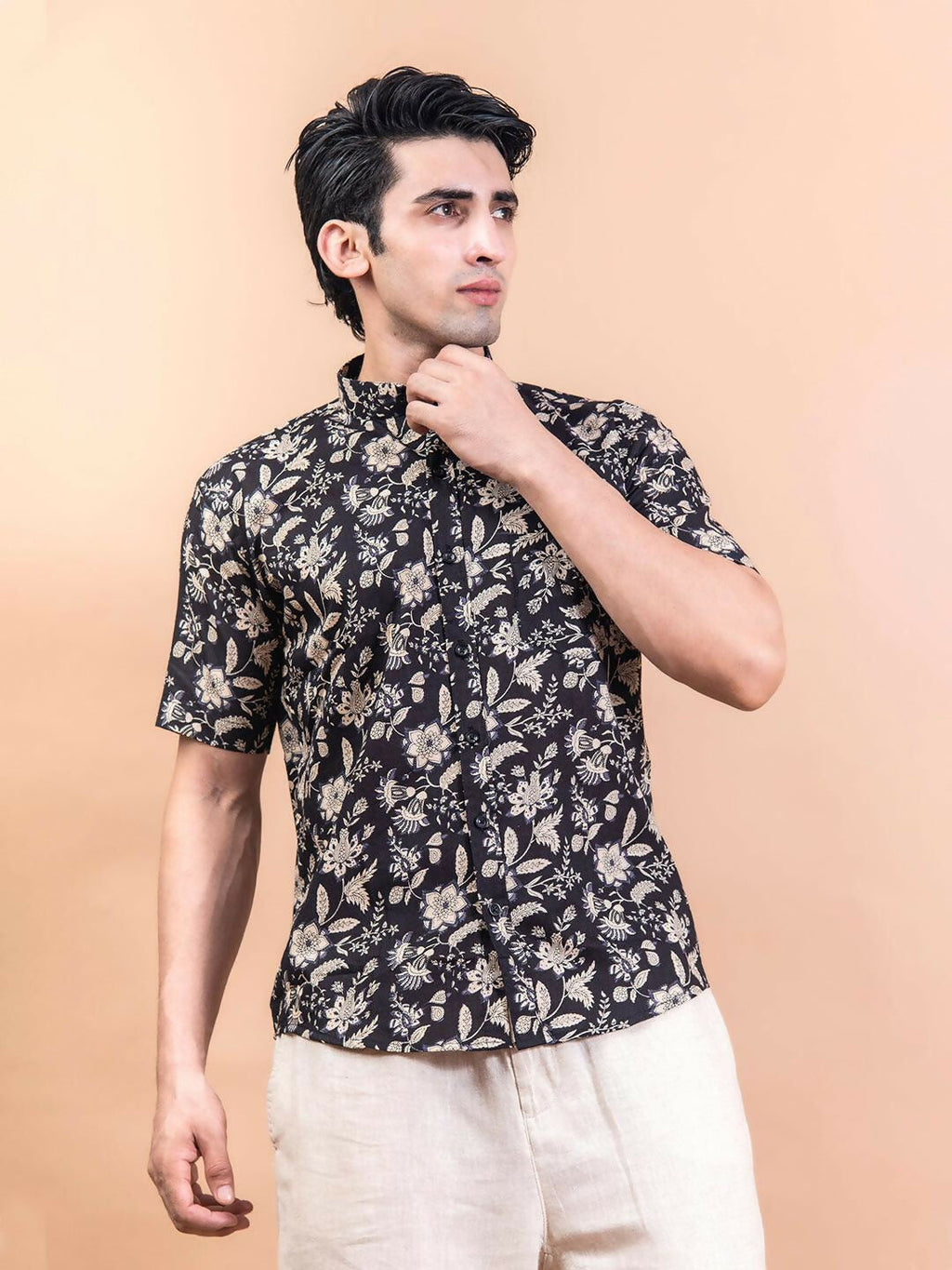 Miravan Men's Floral Printed Half Sleeve Spread Collar Ethnic Motifs Black Slim Fit Shirt | Grocsy