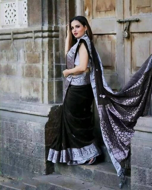 DEIANA'S Beautiful Designer Golden zari Soft Lichi Silk Saree - Black | Grocsy
