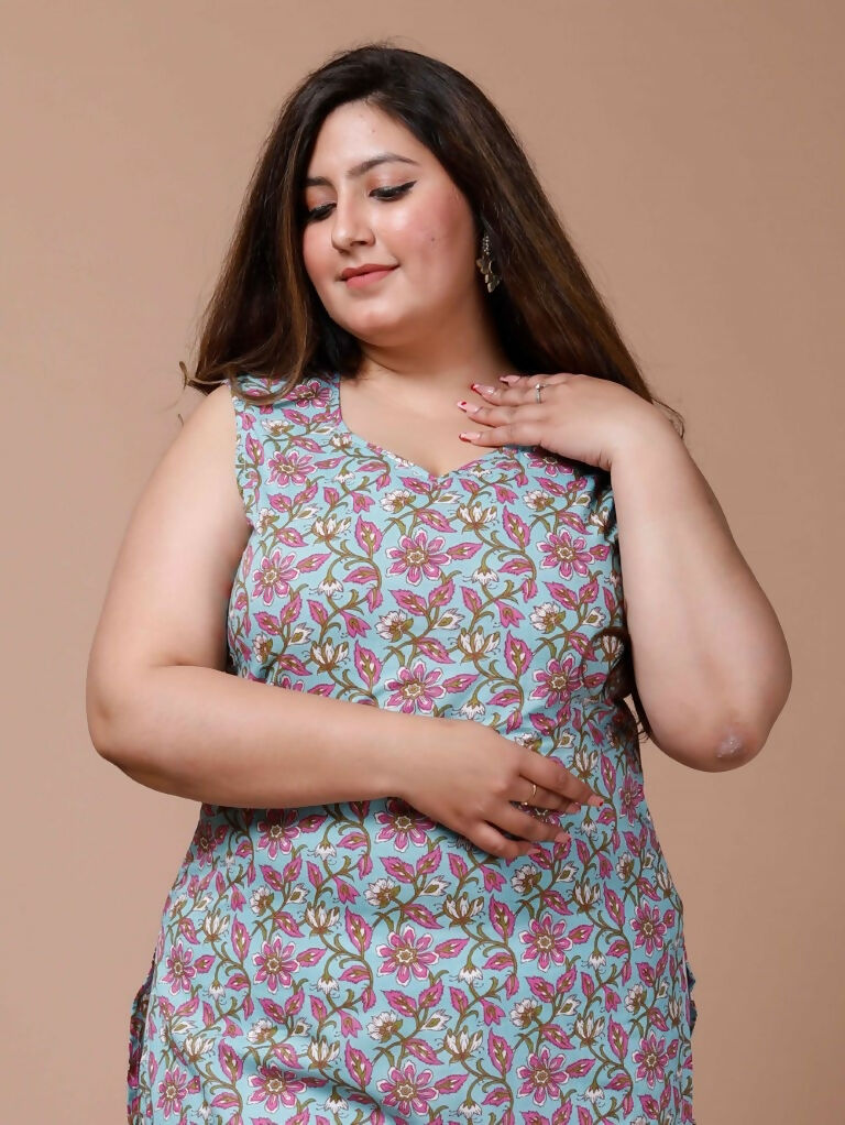 Miravan Women's Plus Size Blue Floral Printed Sleeveless Straight Kurta | Grocsy