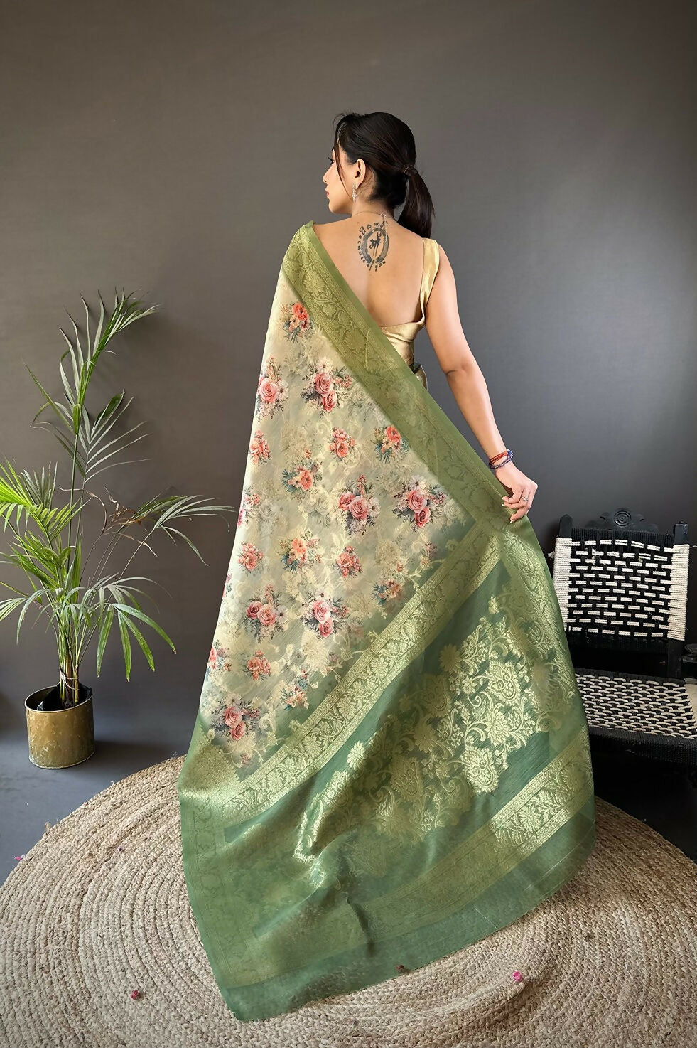 Joban Fashion Green Floral Motifs Banarasi Silk Sarees | Grocsy