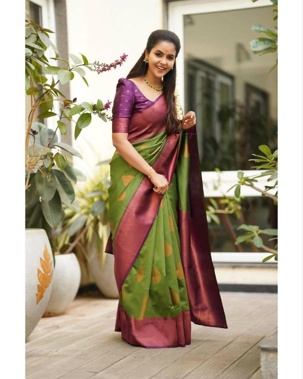DEIANA'S Beautiful Designer Golden zari Soft Lichi Silk Saree - Green | Grocsy