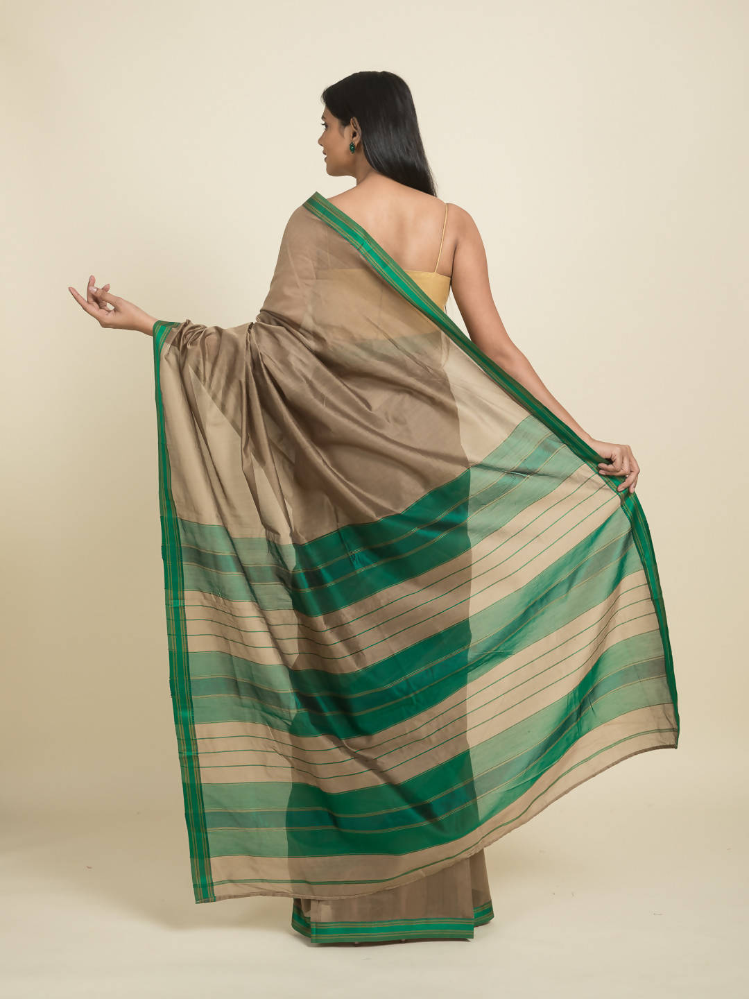 Suta Brown Green Zari Silk Cotton Maheshwari Saree | Grocsy
