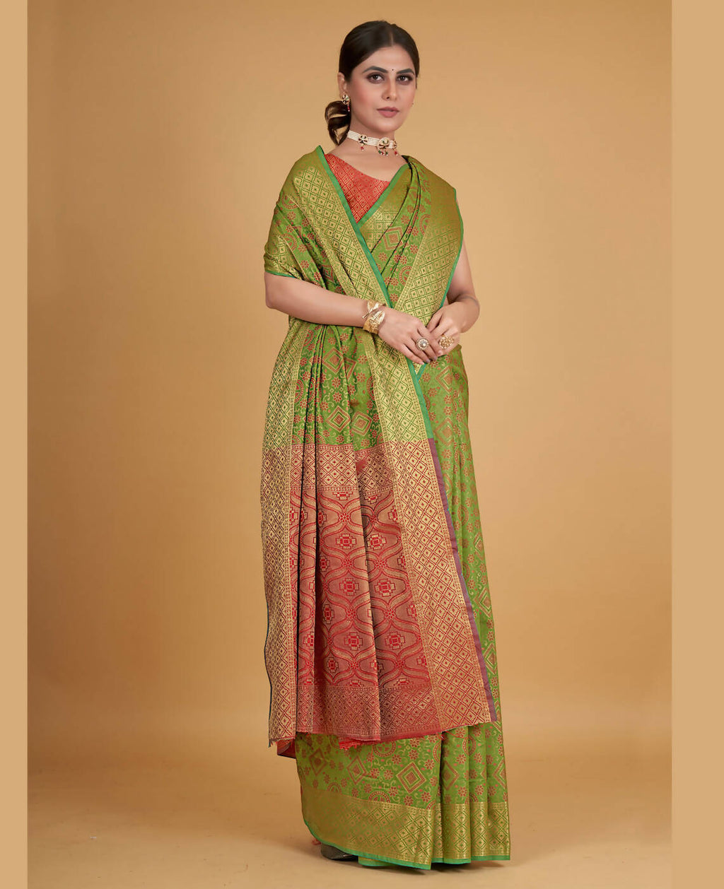 Green Silk Woven Design Saree With Unstitched Blouse Piece - Akshita | Grocsy