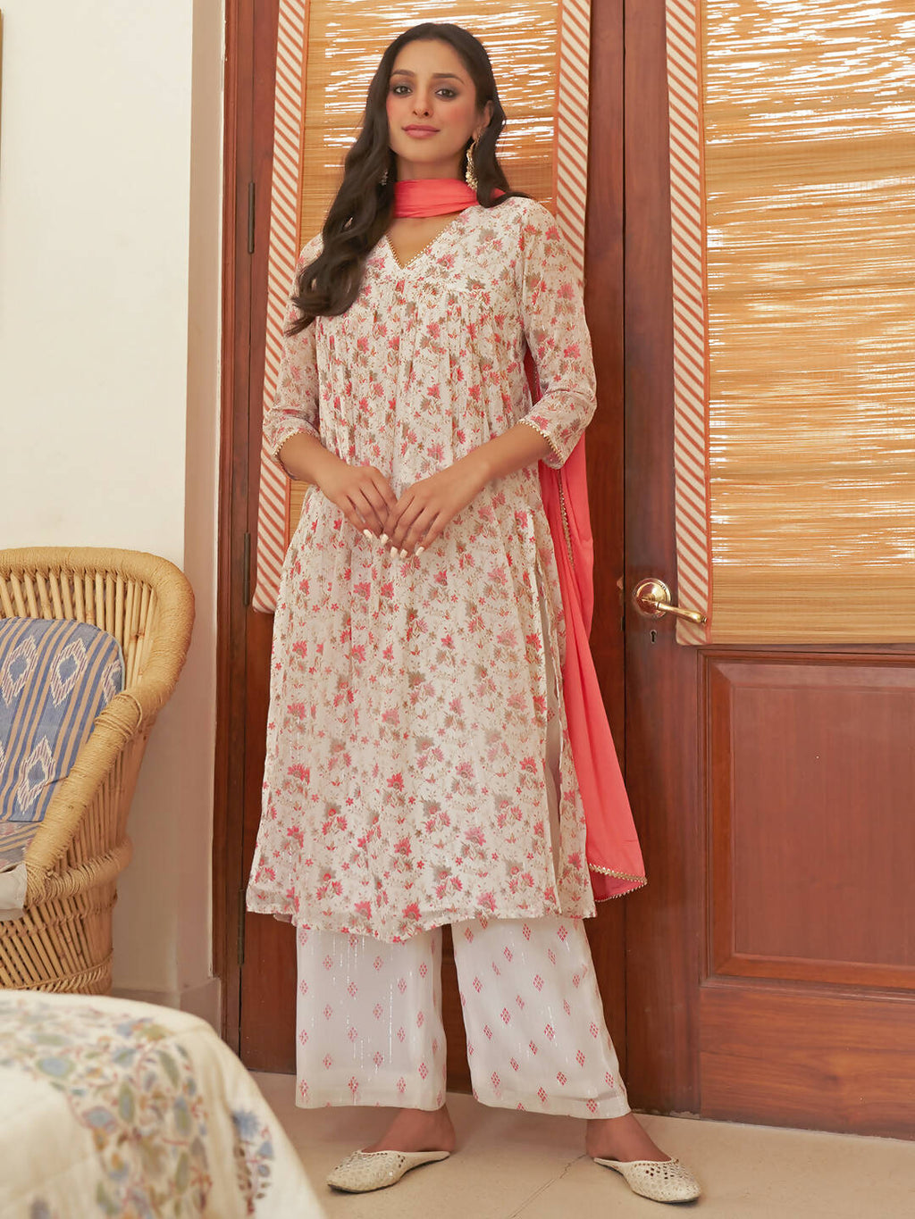 Janasya Women's White Chiffon Lurex Floral Printed Festive Straight Kurta Set | Grocsy