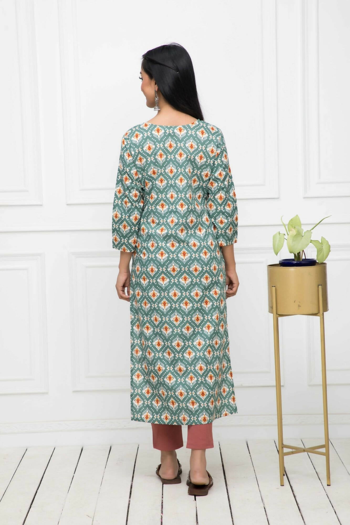 Myshka Multi Floral Cotton Straight Round Neck Women Kurtas | Grocsy