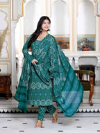 Miravan Women's Cotton Green Floral Printed Straight Pakistani Style Suit Set | Grocsy
