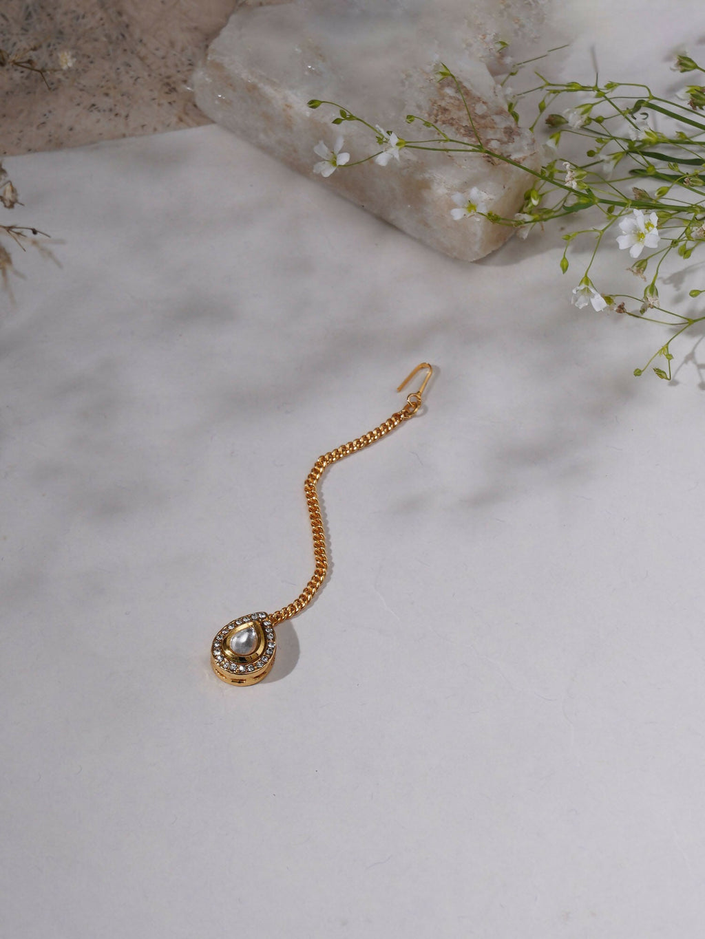 Kundan Maang Tikka (Gold) - Ruby Raang | Grocsy