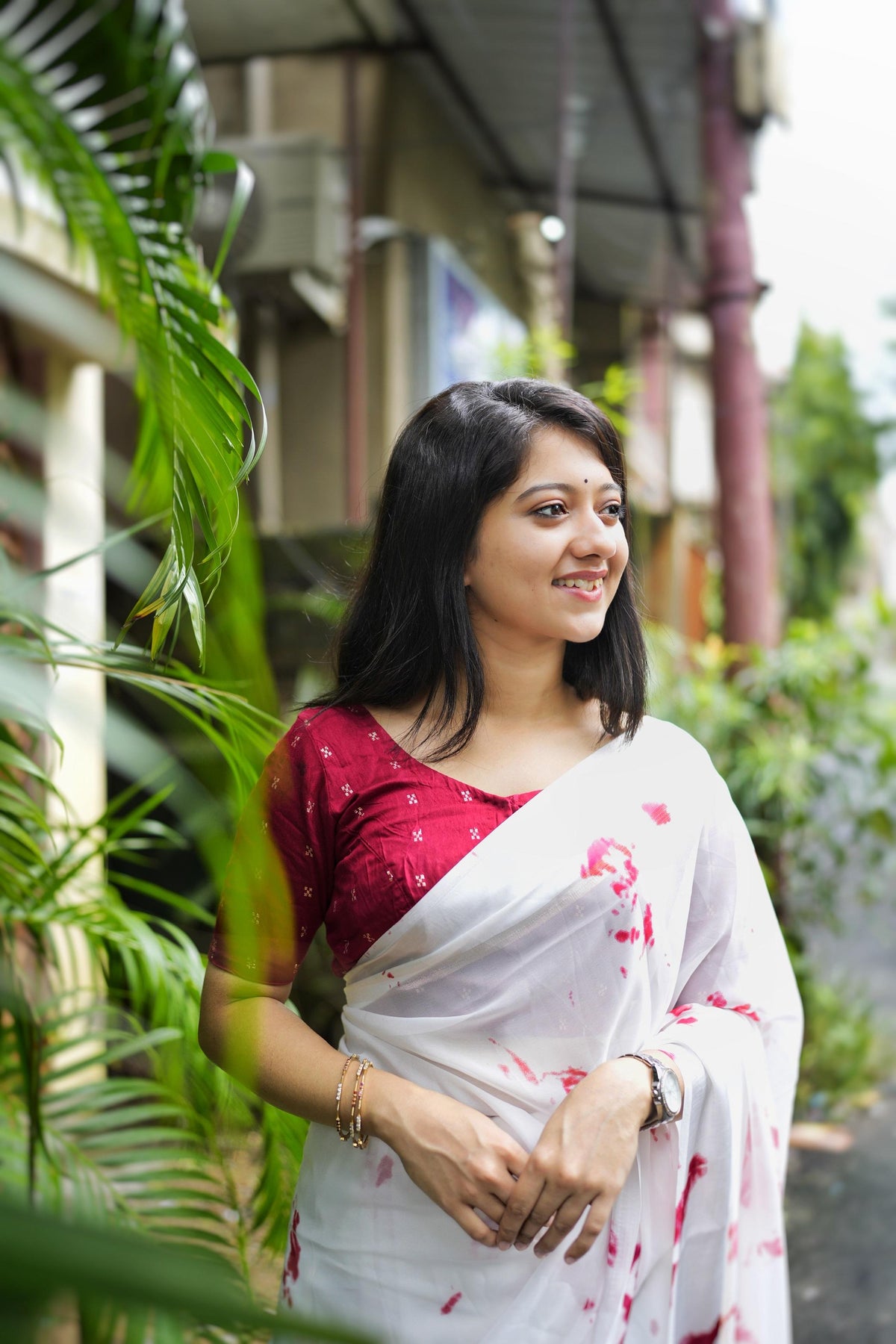 Red Poly Georgette Tie And Dye Saree with Unstitched Blouse - A2M | Grocsy