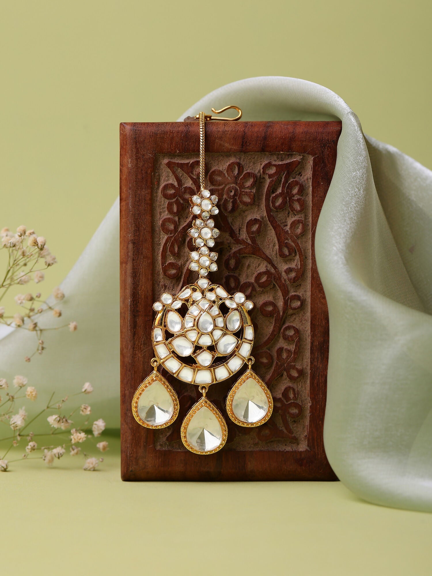 Ruby Raang 22k Gold Polished Kundan Maang Tikka | Grocsy