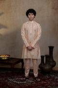 Semi Pattu Peach Ananta Kurta Set By Hilo Design | Grocsy