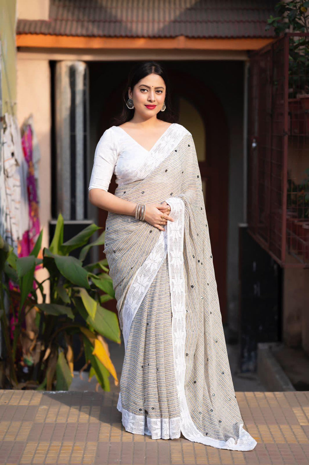 Grey Poly Georgette Ethnic Motifs Saree with Unstitched Blouse - A2M | Grocsy