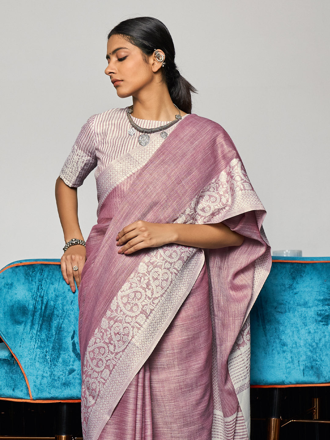 Anaita Lavender Linen Zari Work Saree With Blouse | Grocsy