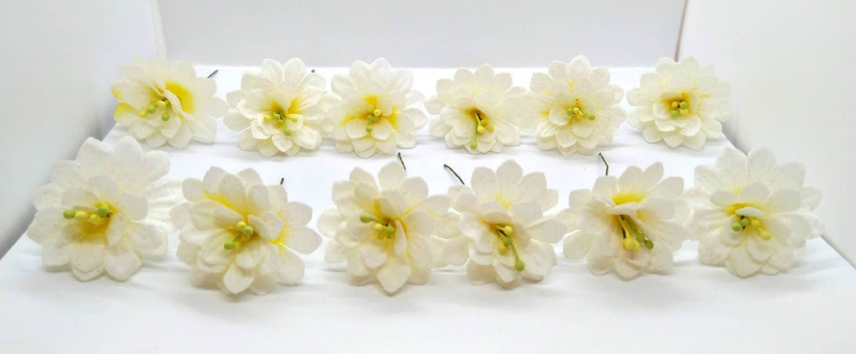 White Flower Hair Brooches | Grocsy