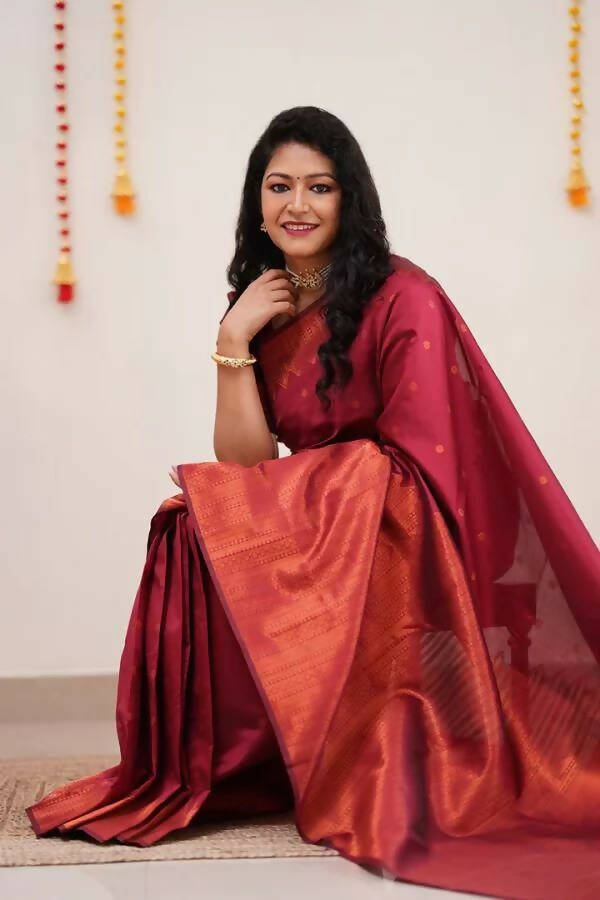 DEIANA'S Beautiful Designer Golden zari Soft Lichi Silk Saree - Red | Grocsy