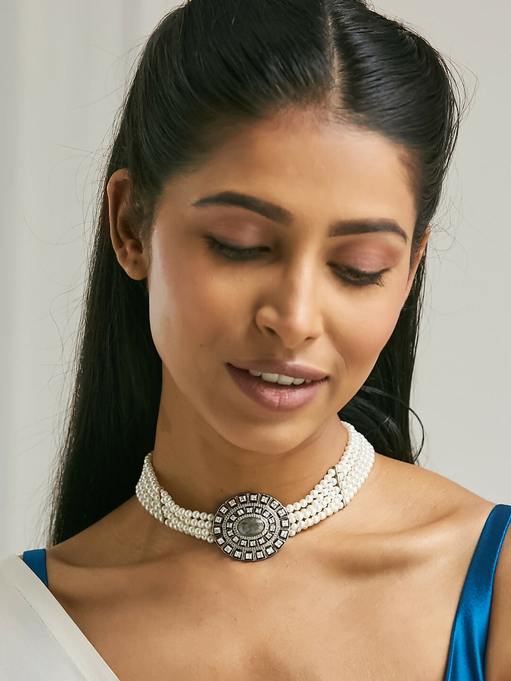 Nuyug Pearl Beaded Semi Precious Labradorite Stone & Enamelled Choker Necklace | Grocsy