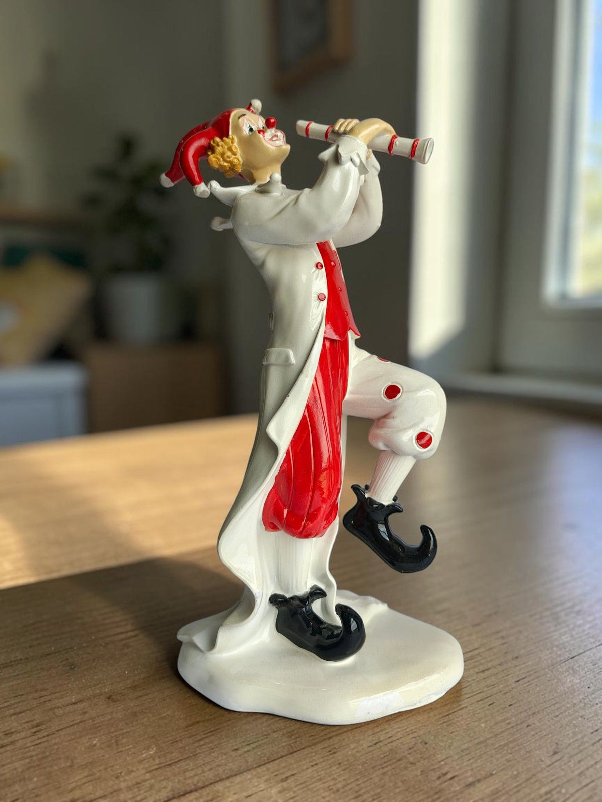 Sun Mun Decors Trumpet Artist Clown Figurine | Grocsy