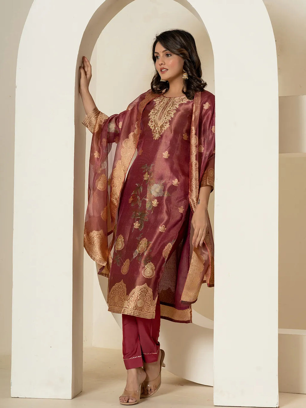 Yufta Maroon Tissue Kurta Dupatta Pant Set | Grocsy
