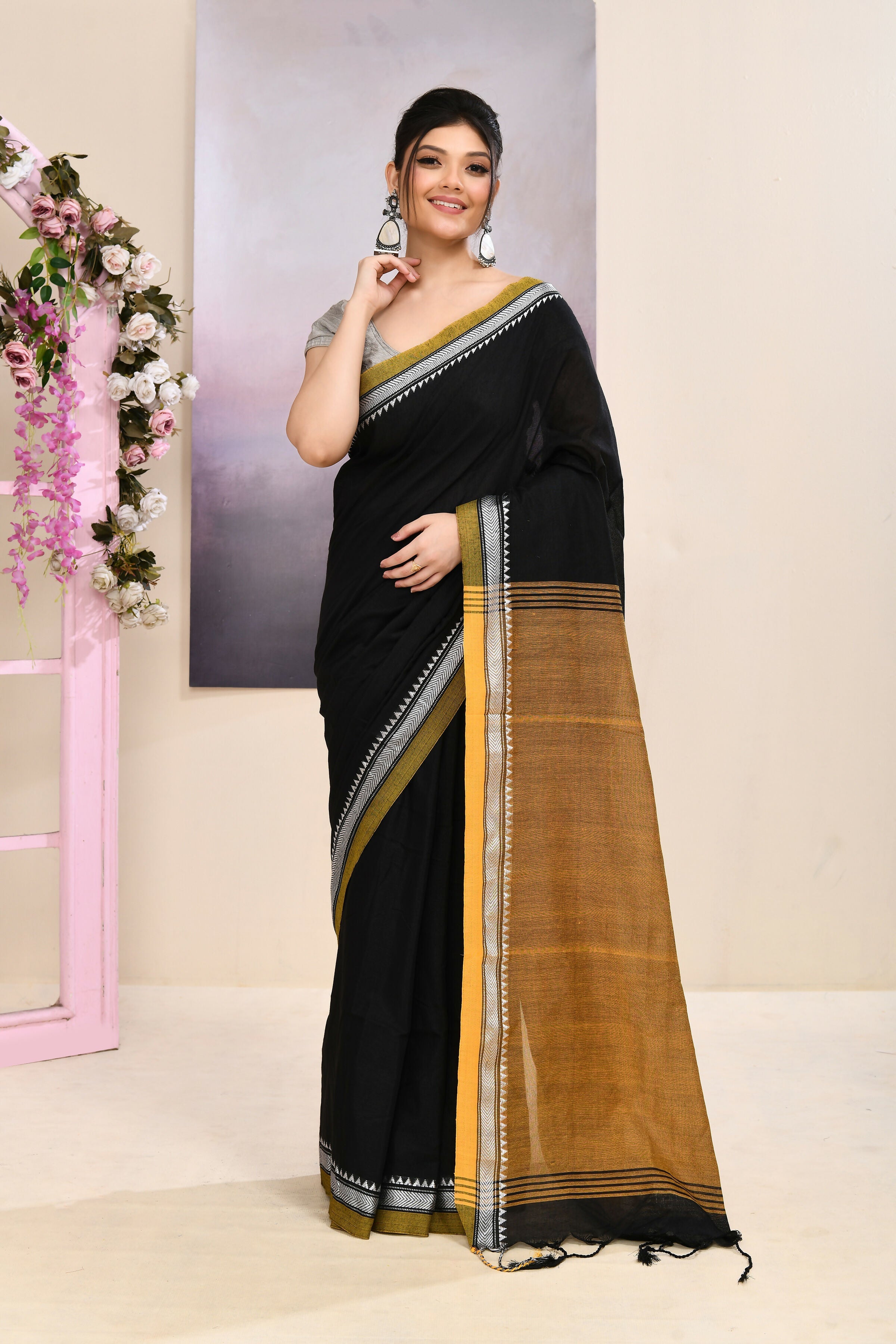 Piyari Fashion Women's Black Embellished Cotton Blend Jamdani Saree | Grocsy