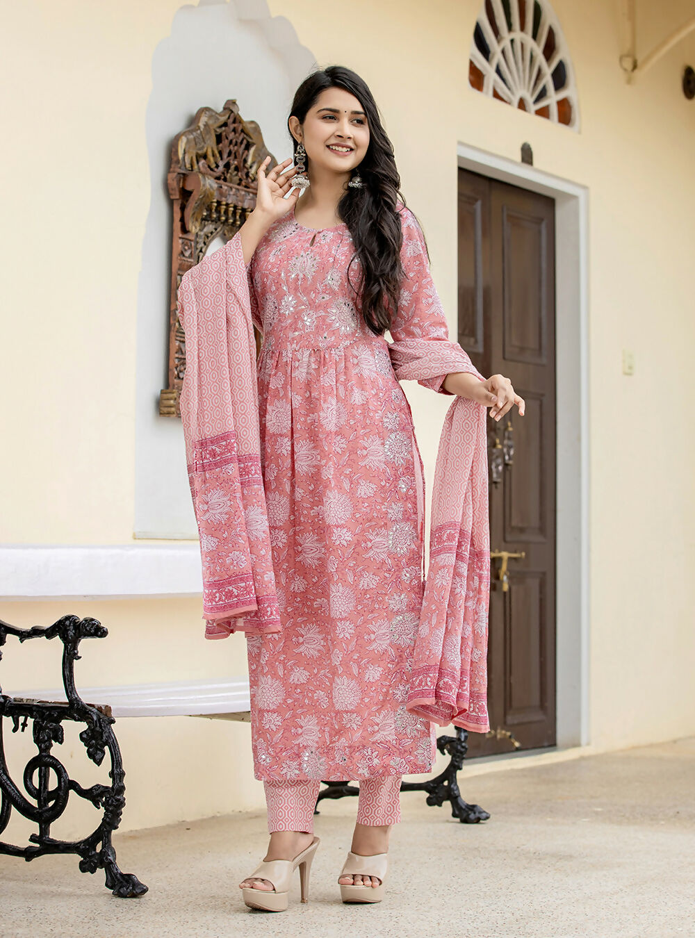 Kaajh Women's Pink Floral Print Cotton Kurta Pant With Dupatta Set | Grocsy