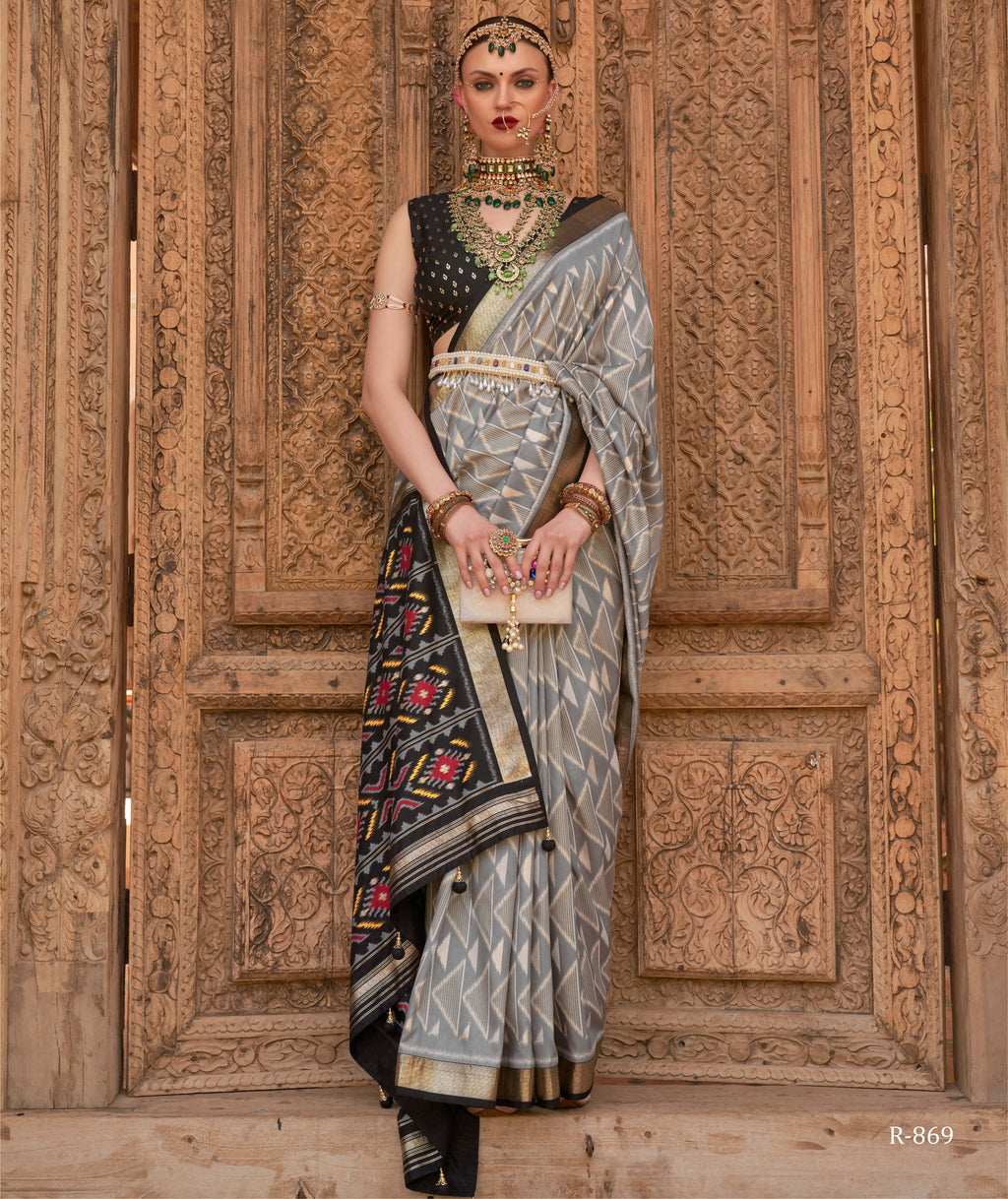 Grey Silk Geometric Printed Saree With Unstitched Blouse Piece - Aanchal | Grocsy