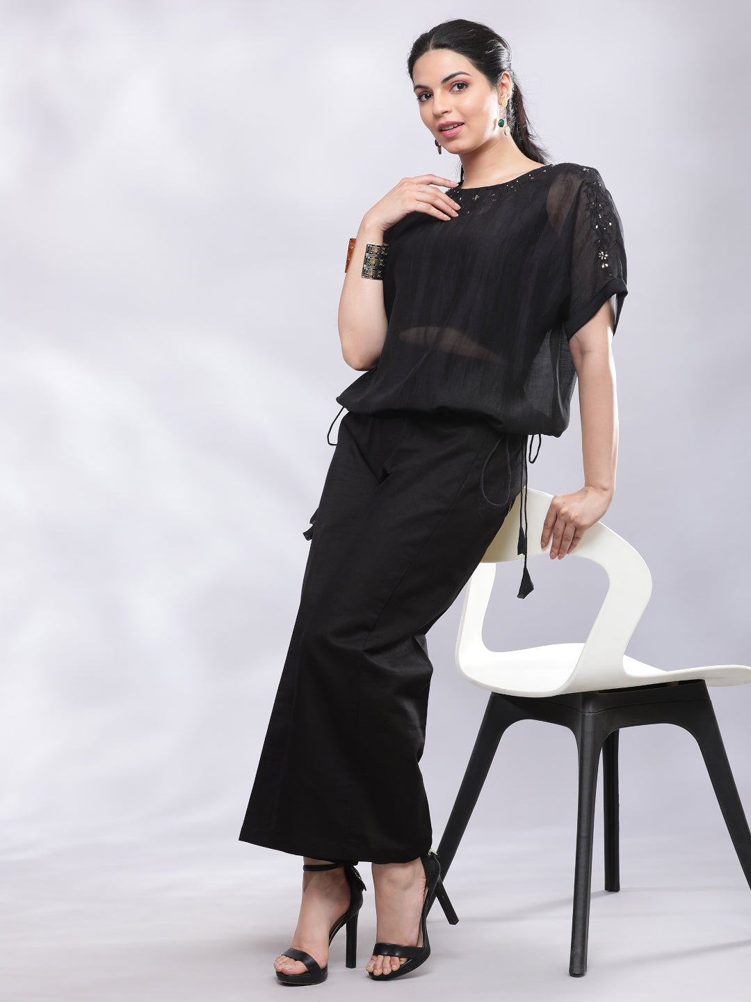 BohoJazz Signature Mul Two Layer Blouson Kimono Top with Motif - Black | Grocsy